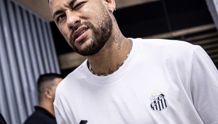 Neymar comenta foto publicada pelo Flamengo e agita torcedores