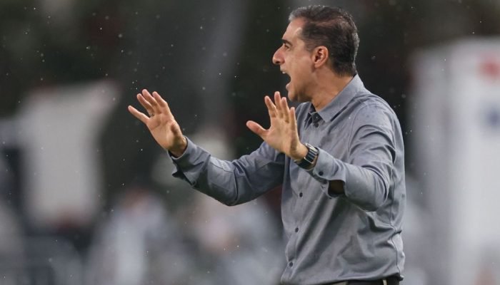 Paiva-comenta-pressao-no-Botafogo-Se-influenciar-meu-trabalho.jpeg Paiva comenta pressão no Botafogo: 'Se influenciar meu trabalho...'