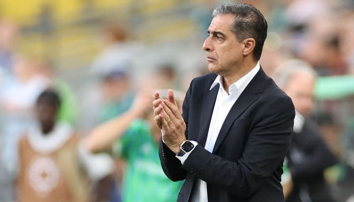 Paiva-elogia-atuacoes-de-Palmeiras-e-Fluminense-mas-avisa-O.jpeg Paiva elogia atuações de Palmeiras e Fluminense, mas 'avisa': 'O importante é ganhar'