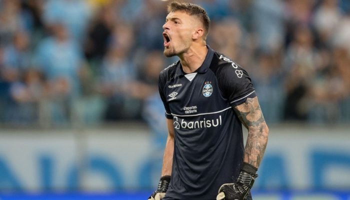 Palmeiras faz proposta pelo goleiro Gabriel Grando, do Grêmio