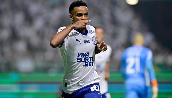 Palmeiras-perde-para-Bahia-e-ve-Flamengo-assumir-lideranca-do.jpeg Palmeiras perde para Bahia e vê Flamengo assumir liderança do Brasileiro