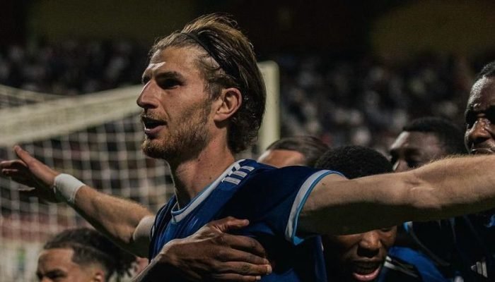 Paris-FC-volta-para-a-elite-francesa-apos-quase-50.jpeg Paris FC volta para a elite francesa após quase 50 anos
