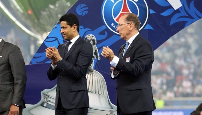 Pequeno-de-Paris-A-linha-do-tempo-das-farpas-a.jpeg 'Pequeno' de Paris? A linha do tempo das farpas à paz entre Textor e PSG