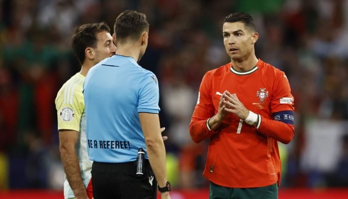 Provocou-A-reacao-de-Cristiano-Ronaldo-apos-gol-de-Portugal.jpeg Provocou? A reação de Cristiano Ronaldo após gol de Portugal na Nations