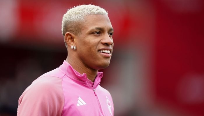 Quanto Palmeiras faturaria se time de Textor contratar Danilo