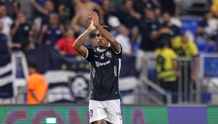 Remo-vence-impoe-primeira-derrota-ao-Coritiba-e-segue-invicto.jpeg Remo vence, impõe primeira derrota ao Coritiba e segue invicto na Série B