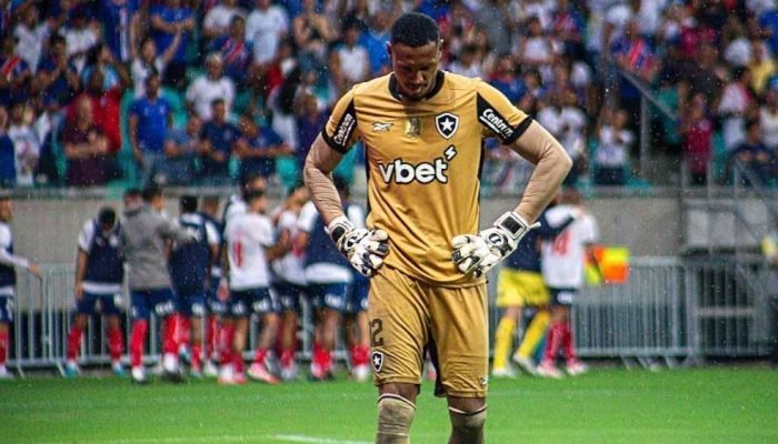 Renata Ruel discorda da anulação da expulsão de John em Botafogo x Bahia