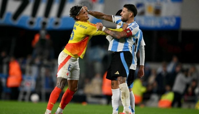 Richard-Rios-discute-com-Otamendi-apos-Argentina-x-Colombia-Voce.jpeg Richard Ríos discute com Otamendi após Argentina x Colômbia: 'Você está velho...'