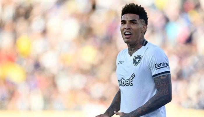 Rivalidade-entre-Botafogo-e-Palmeiras-Igor-Jesus-despista-sobre-duelo.jpeg Rivalidade entre Botafogo e Palmeiras? Igor Jesus despista sobre duelo no Mundial