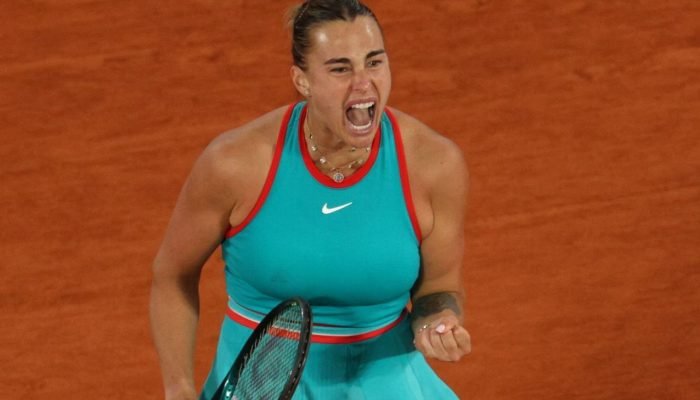 Roland Garros: Sabalenka despacha Swiatek com 'pneu' no fim e vai pela 1ª vez à final