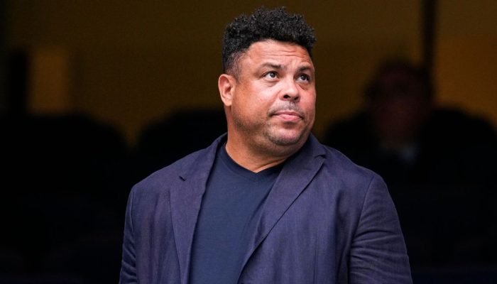 Ronaldo-anuncia-venda-do-Valladolid-e-torcedores-comemoram.jpeg Ronaldo anuncia venda do Valladolid, e torcedores comemoram