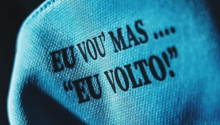 Santos apresenta nova camisa azul em homenagem a Neymar