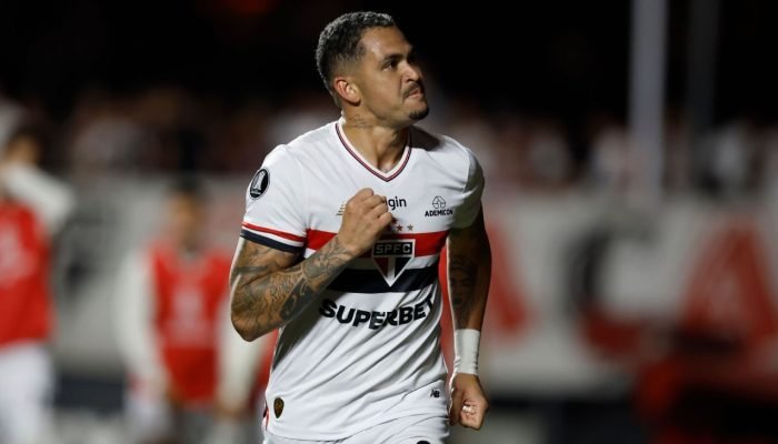 Sao-Paulo-bate-Talleres-e-vai-as-oitavas-da-Libertadores.jpeg São Paulo bate Talleres e vai às oitavas da Libertadores líder e invicto