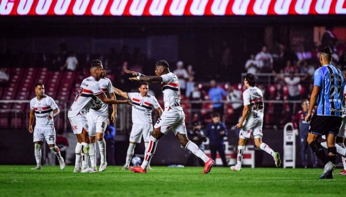 Sao-Paulo-joga-Gremio-para-o-Z-4-e-volta-a.jpeg São Paulo joga Grêmio para o Z-4 e volta a vencer no Brasileirão