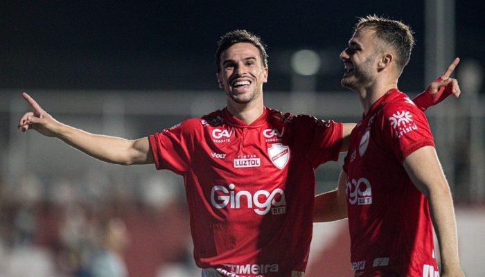 Serie-B-Vila-Nova-vence-Chapecoense-e-vai-dormir-na.jpeg Série B: Vila Nova vence Chapecoense e vai dormir na liderança