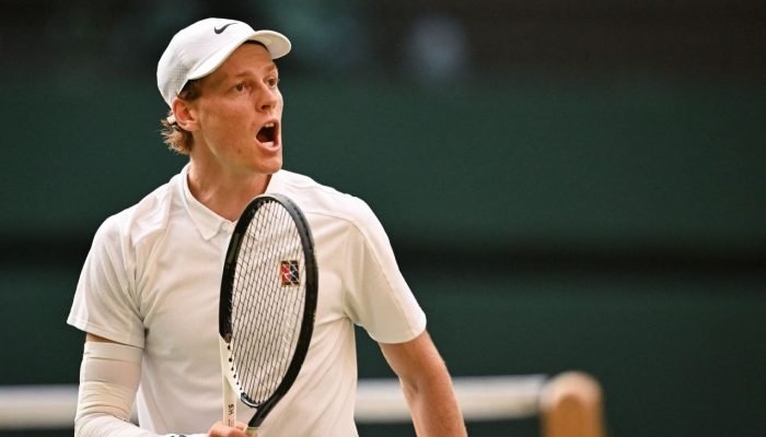 Sinner 'se vinga' de Alcaraz em Wimbledon e conquista título inédito do Grand Slam