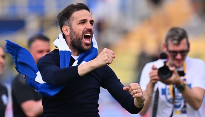 Time comandado por Fábregas na Itália contrata goleiro do Internacional