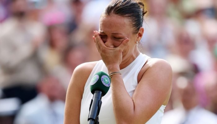 Wimbledon: Anisimova chora muito em discurso após perder final para Swiatek com duplo 6/0