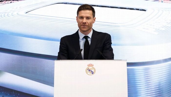 Xabi Alonso opina sobre Vinicius Jr. e revela que conversará com Rodrygo
