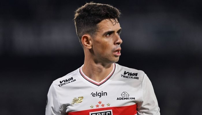 Zubeldia-da-noticia-ruim-sobre-Oscar-e-projeta-Sao-Paulo.jpeg Zubeldía dá notícia ruim sobre Oscar e projeta São Paulo na Libertadores