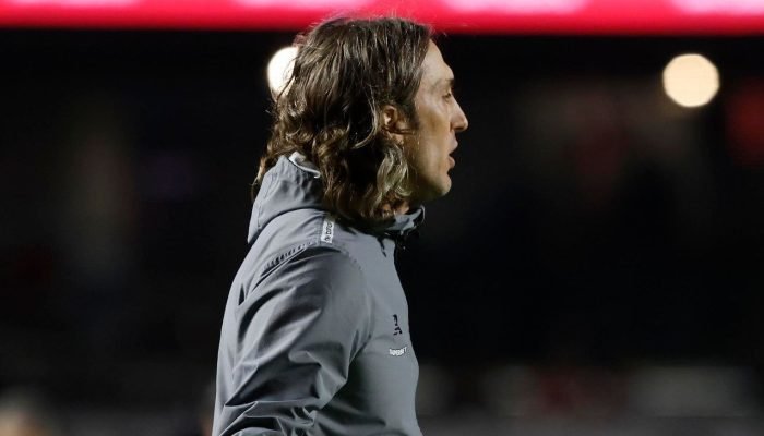 Zubeldía rebate pergunta após empate do São Paulo: 'Assunto que já está entalado'