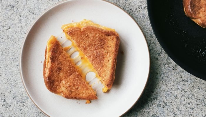 best-grilled-cheese_RECIPE_V1_111125_13783_VOG_final.jpg