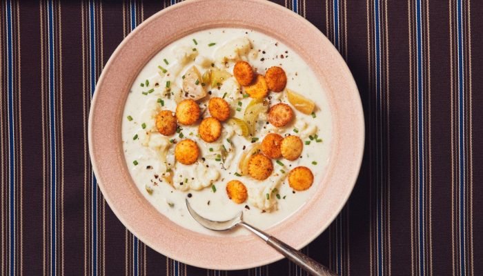 cauliflower-chowder_LEDE_V1_021325_1193_VOG_final.jpg