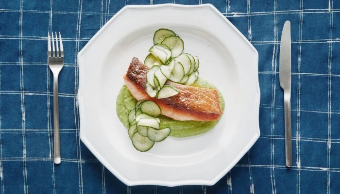 crispy-salmon-avocado-sauce_RECIPE_V1_050825_12118_VOG_final.jpg crispy-salmon-avocado-sauce_RECIPE_V1_050825_12118_VOG_final.jpg