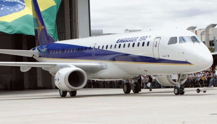 embraer_190.jpg embraer_190.jpg