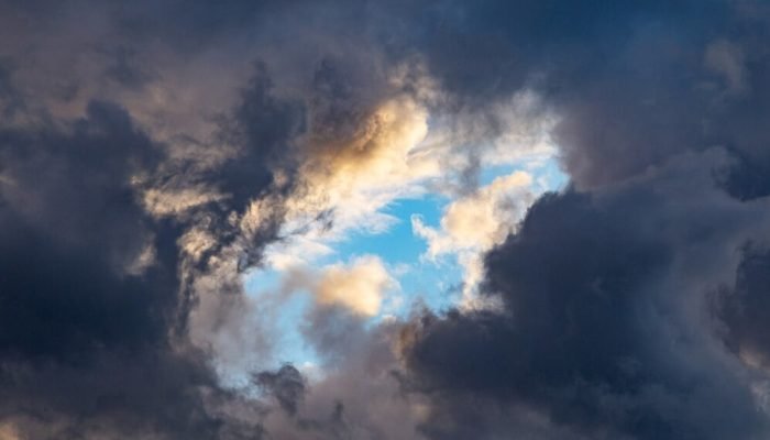 nuvens-bonitas-ao-por-do-sol-depois-da-chuva_181624-45635.jpg nuvens-bonitas-ao-por-do-sol-depois-da-chuva_181624-45635.jpg