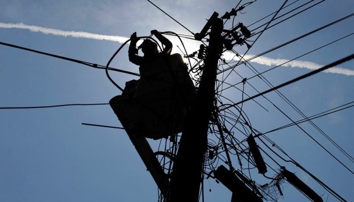 poste-de-energia.jpg poste-de-energia.jpg