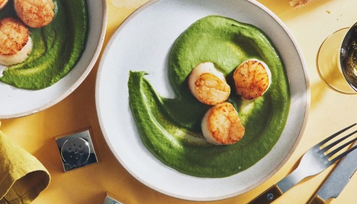 scallops-creamy-spinach-puree_RECIPE_V3_030525_0098_VOG_final.jpg scallops-creamy-spinach-puree_RECIPE_V3_030525_0098_VOG_final.jpg
